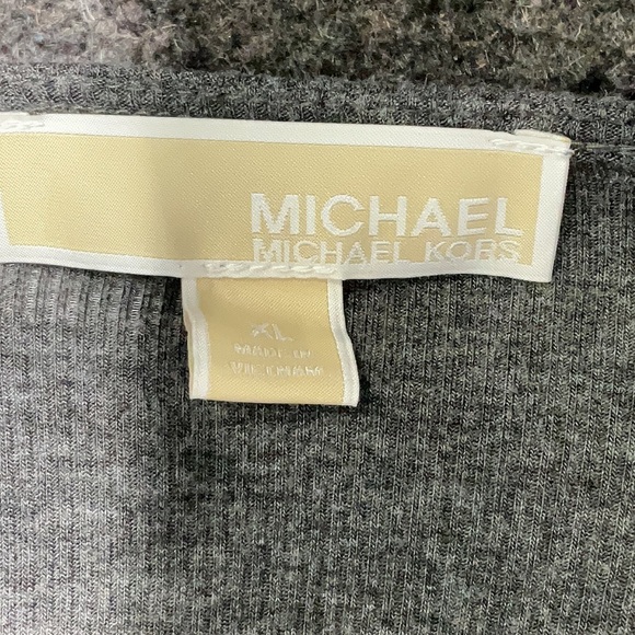 MICHAEL Michael Kors Dark Gray Short Sleeve Faux Wrap Front Top, Like New - Picture 4 of 5